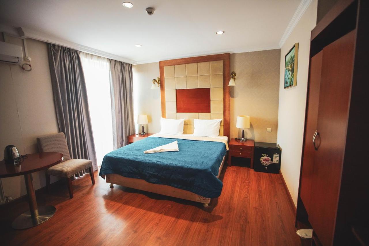 Hotel Park Green Pʼotʼi 外观 照片